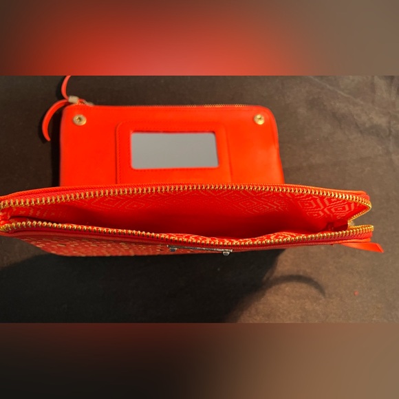 STELLA & Dot ORANGE CLUTCH Laser Cut ZIP - Picture 6 of 12